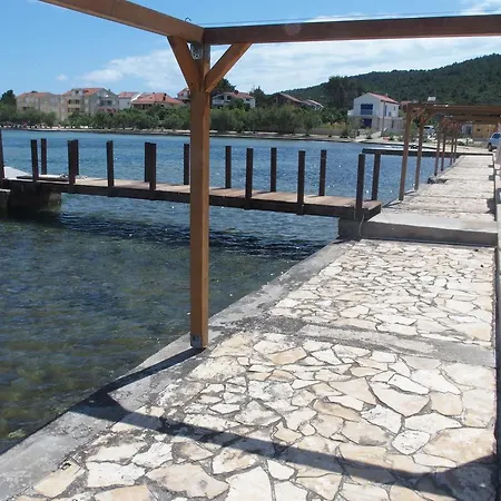 Luxury Mobilehome Lucina Bay شقة