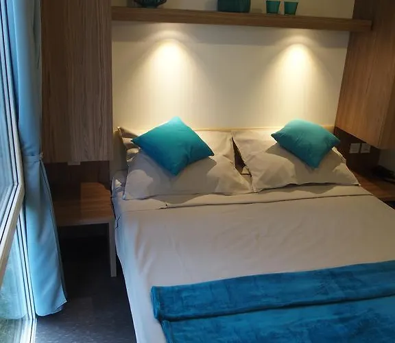 Luxury Mobilehome Lucina Bay شقة