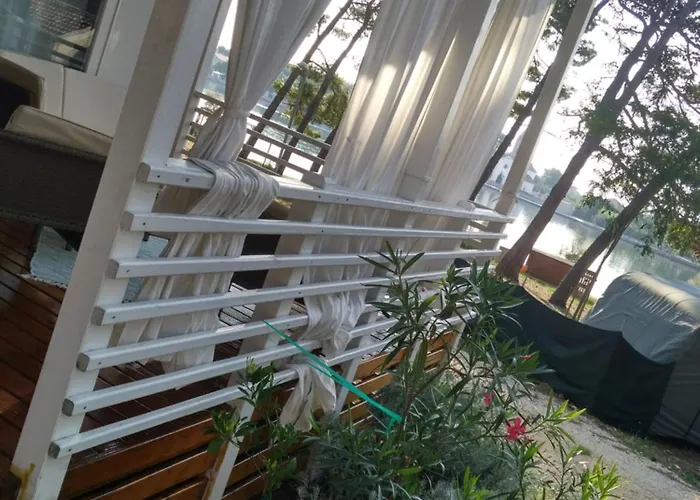 Luxury Mobilehome Lucina Bay Pašman